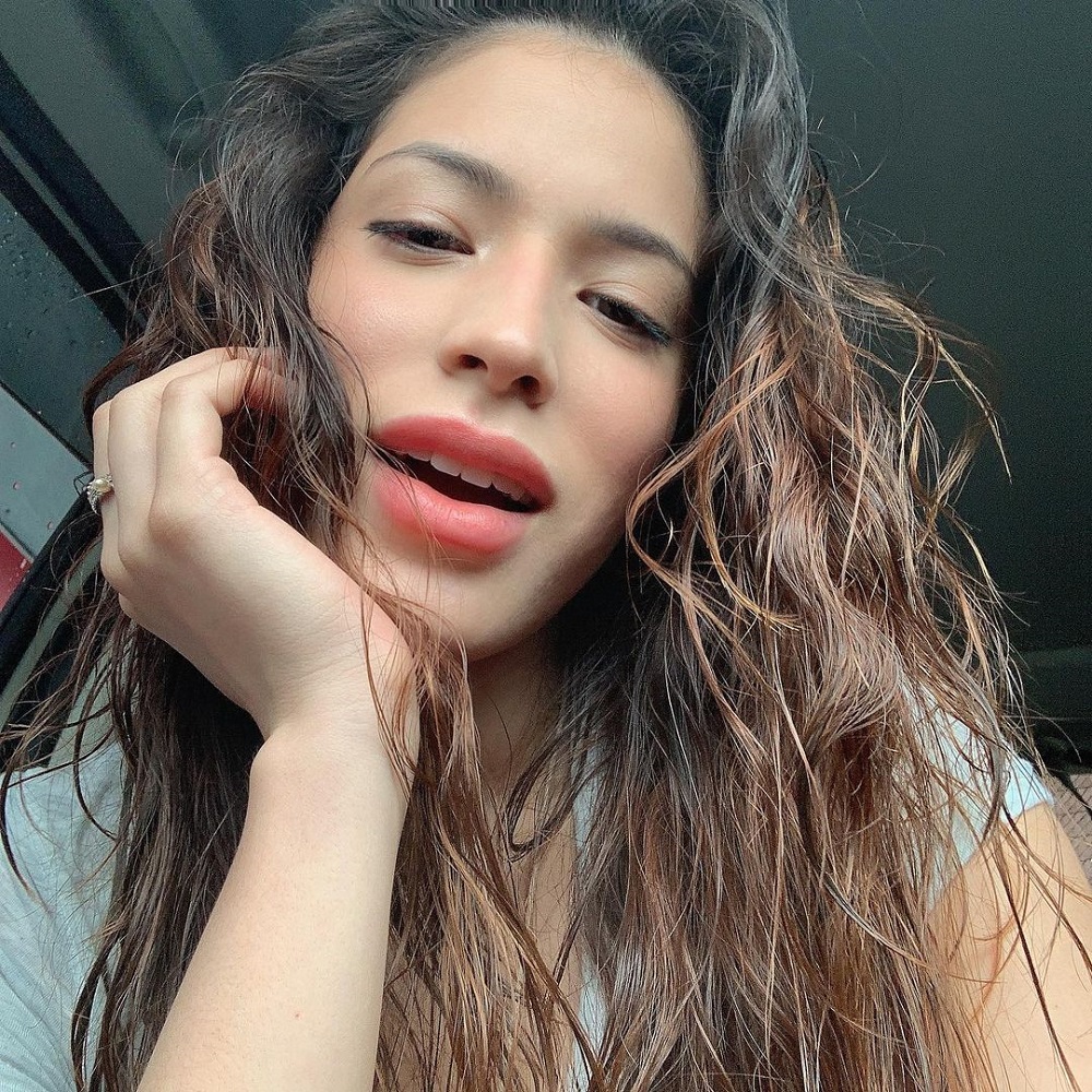 Samantha Katie James lost her blue tick verification symbol on Instagram, labelled people angry over her comments as hypocrites. ― Picture by instagram/samanthakayty