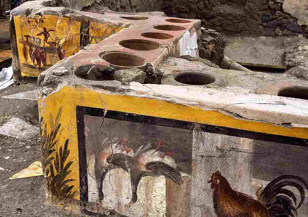 Well preserved 'fast food' bar unearthed in Pompeii | Malay Mail
