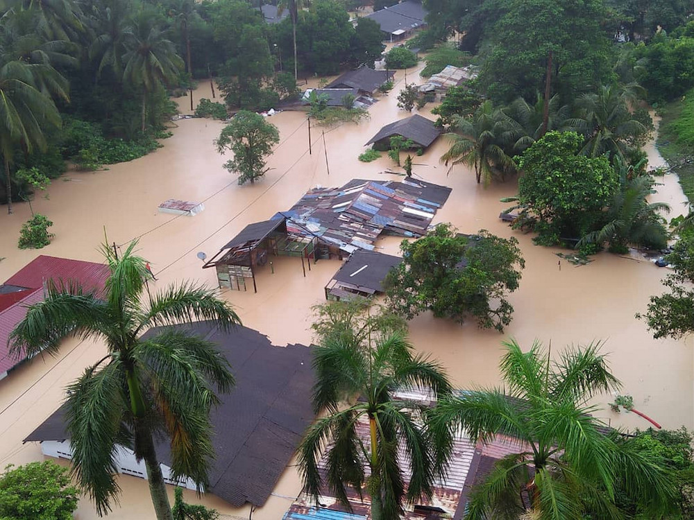 A view of Kampung Laut near Skudai inundated with flood water, Johor Baru January 2, 2021. u00e2u20acu201d Bernama pic