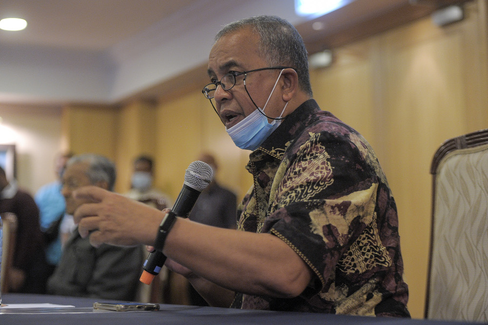 Pejuang secretary-general sponsor committee Datuk Amiruddin Hamzah speaks to the media during a press conference at Perdana Leadership Foundation in Putrajaya January 7, 2021. u00e2u20acu201d Picture by Shafwan Zaidon