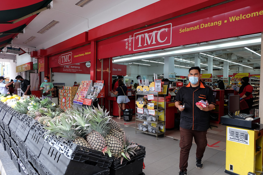 A general view at the main entrance of Teng Mini Market Centre (TMC) in Kuala Lumpur January 9, 2021. u00e2u20acu201d Picture by Yusof Mat Isan
