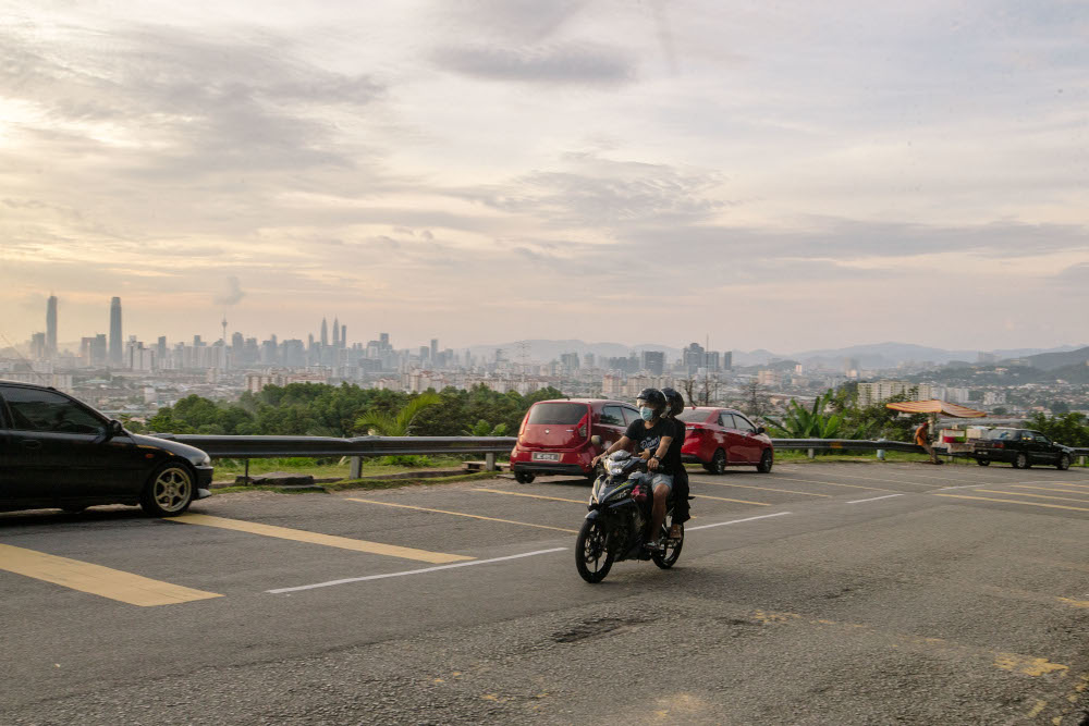 A view of the Kuala Lumpur skyline is seen on a hilltop in Ampang January 31, 2020. u00e2u20acu201d Picture by Firdaus Latif
