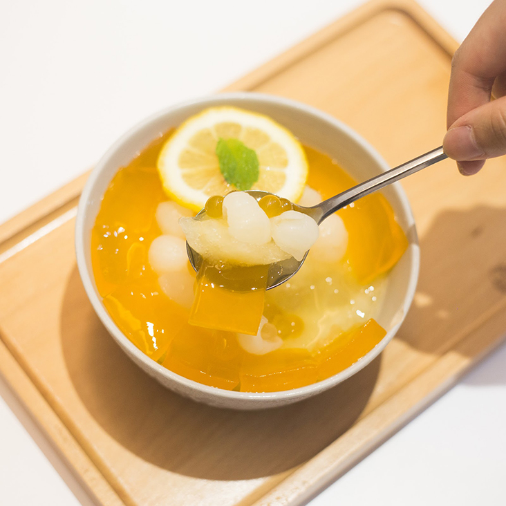 Want something refreshing? Try the Royal Calamansi Yokan with its sweet and sour flavours.