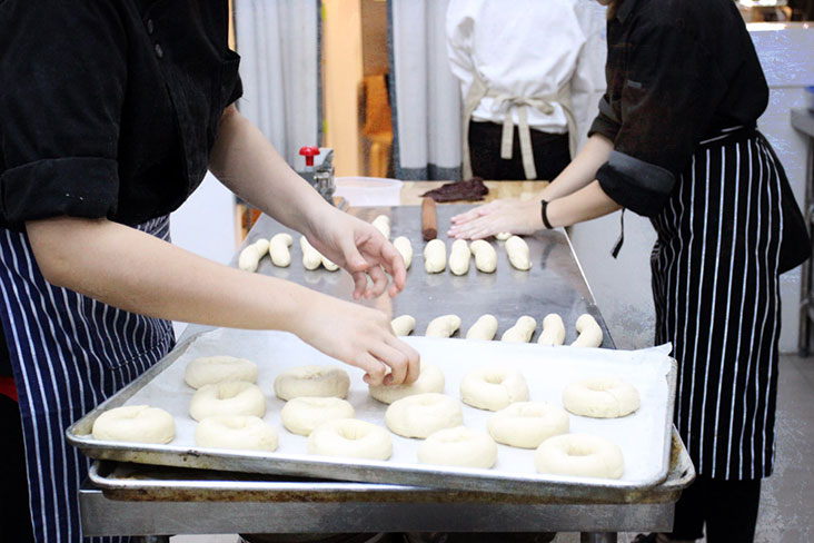 Teamwork is the foundation of how 明明 DAY 9 Kitchen operates.