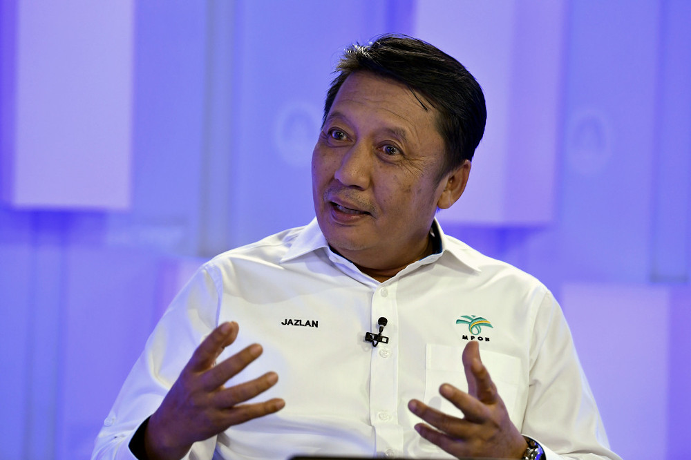 In a statement today, Datuk Ahmad Jazlan Yaakub, who is also Machang Member of Parliament, said he had sent his resignation letter to the Minister of Plantation Industries and Commodities Datuk Mohd Khairuddin Aman Razali today. u00e2u20acu201d Bernama pic 