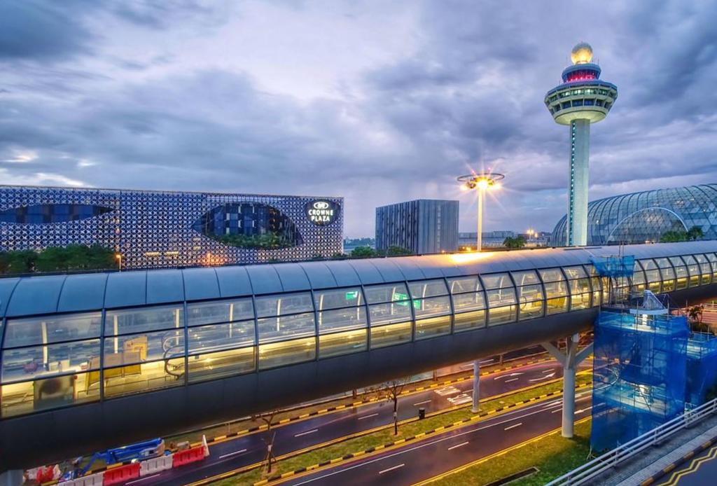 A 24-year-old man who works at the Azur buffet restaurant at Crowne Plaza Changi Airport has tested positive for Covid-19. u00e2u20acu2022 TODAY pic