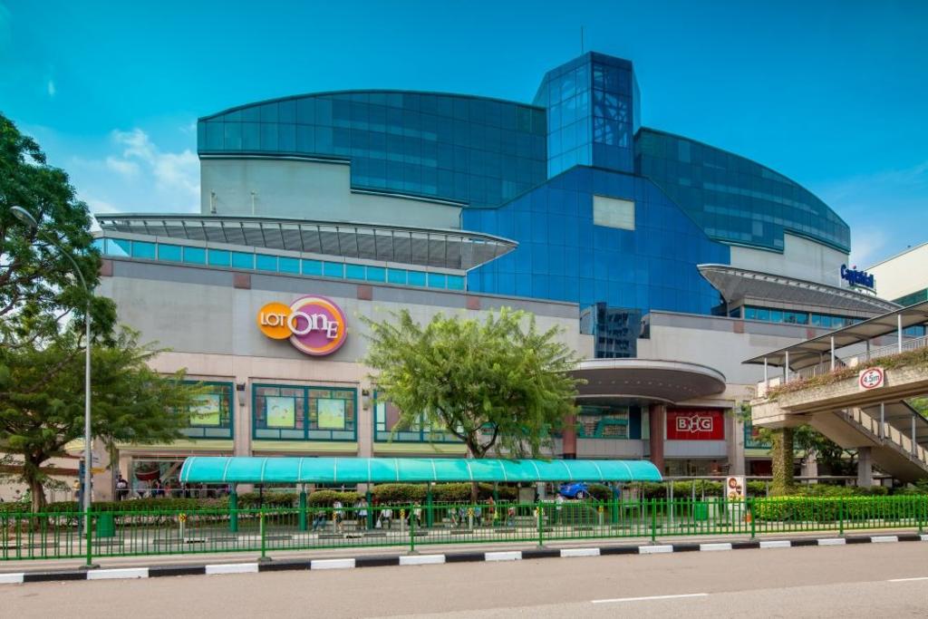 Lot One Shoppersu00e2u20acu2122 Mall in Chua Chu Kang is one of the places visited by Covid-19 cases during their infectious period. u00e2u20acu2022 TODAY pic