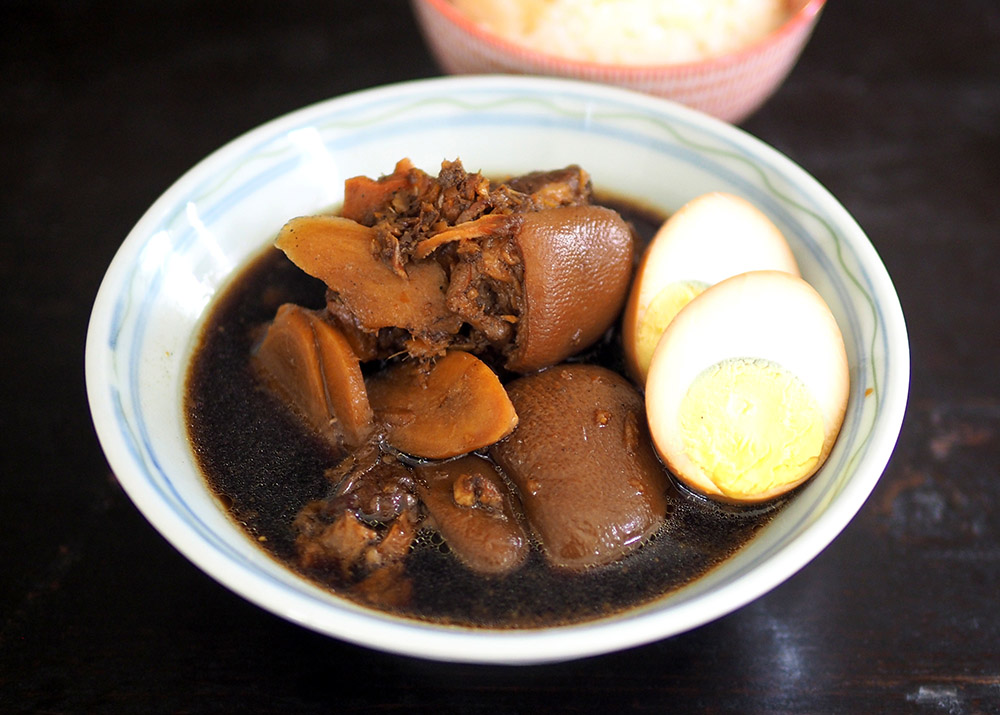 Based in Bangsar, they serve weekday home-cooked lunches that have a comforting vibe like their vinegar pork trotter.