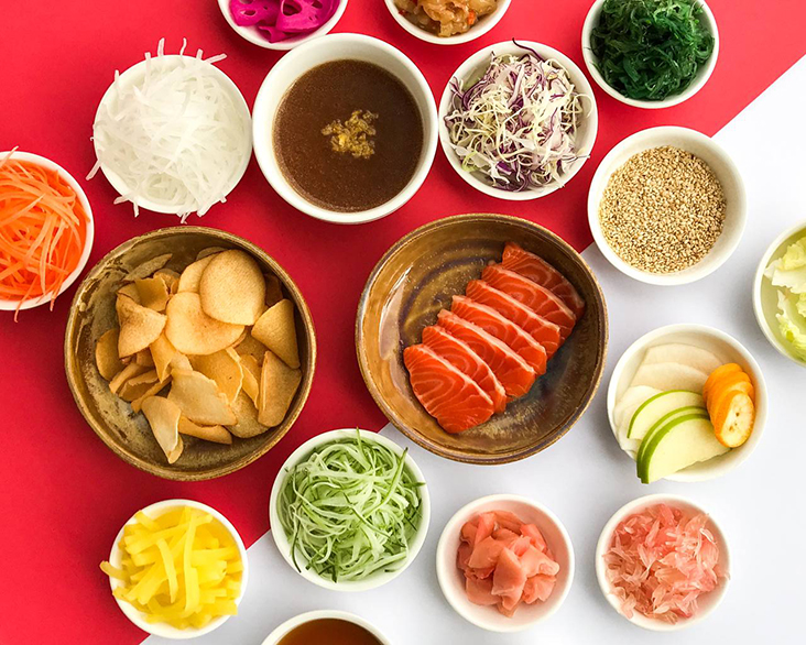 Awesome Zoom Lou is a mini version of the usual 'yee sang' served at the cafe which combines ingredients like yam bean, green apples, purple cabbage, salmon, pomegranate, seaweed, yellow pickled radish and pickled ginger