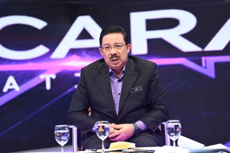 Zuki said he would continue to carry out his duties as the chief secretary to the government.  u00e2u20acu201d Picture via Facebook