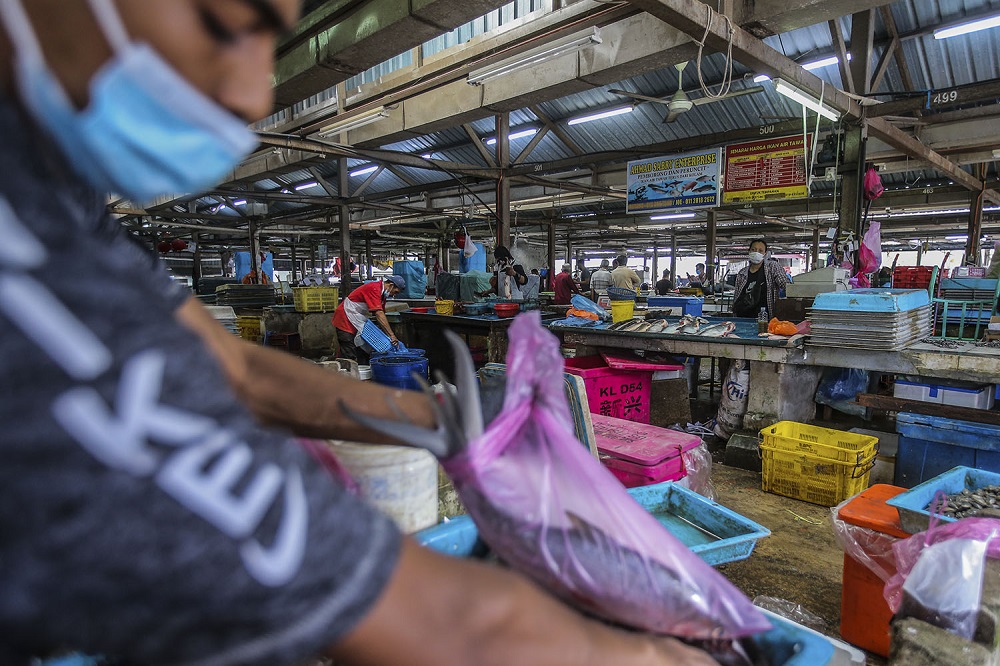 A general view of the Selayang wholesale market on Day 1 of the movement control order, January 13, 2021. u00e2u20acu201d Picture by Hari Anggara