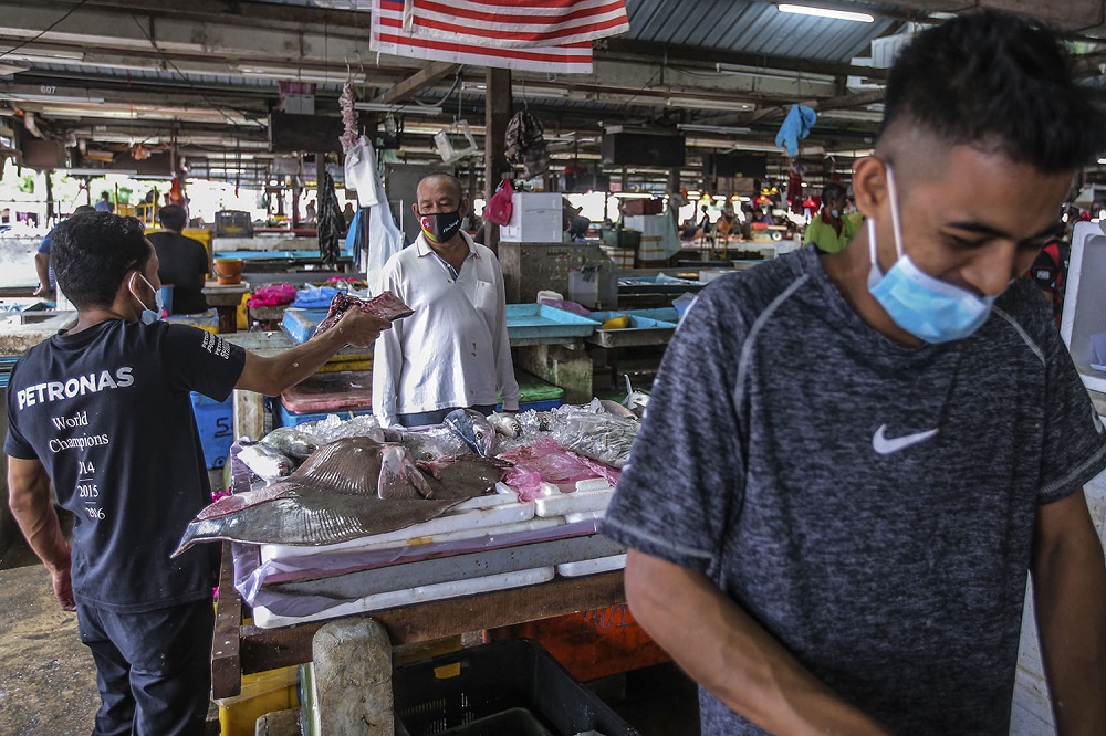 A general view of the Selayang wholesale market on Day 1 of the movement control order, January 13, 2021. u00e2u20acu201d Picture by Hari Anggara