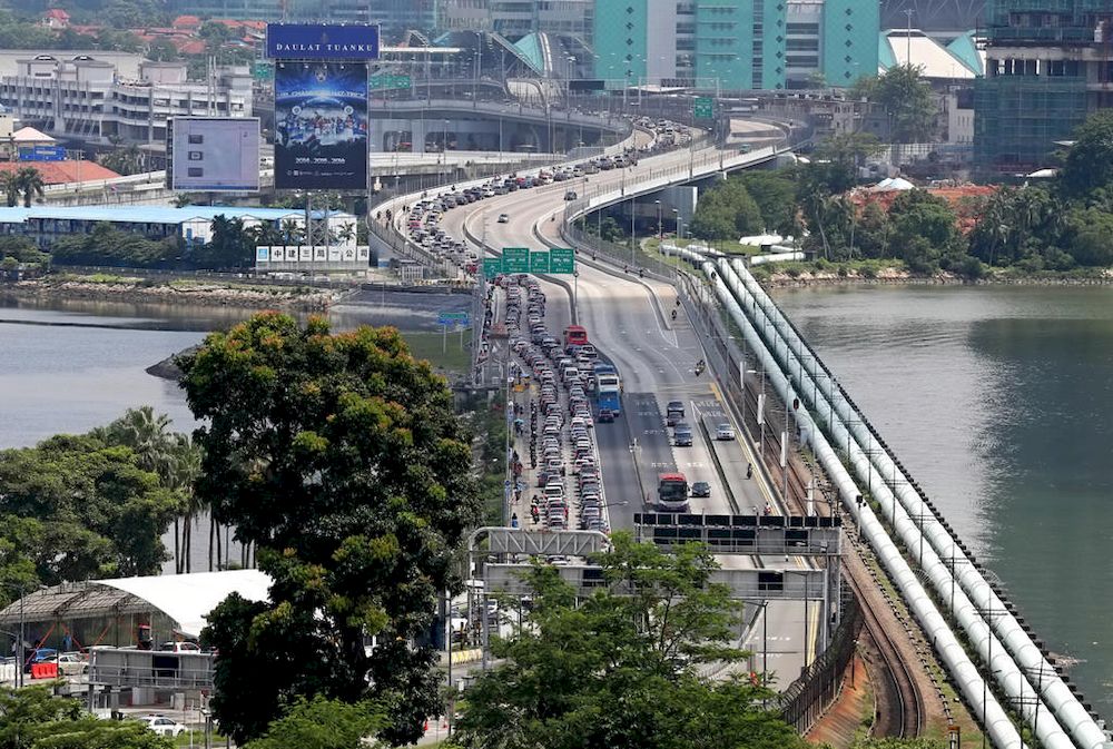 Testing at the Tuas and Woodlands checkpoints will be progressively rolled out from 9am on Jan 22, 2021. u00e2u20acu201d TODAY file pic