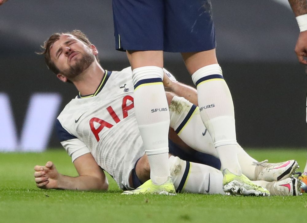 Tottenham Hotspur's Harry Kane reacts after sustaining an injury against Liverpool at the Tottenham Hotspur Stadium, London January 28, 2021. u00e2u20acu2022 Reuters pic