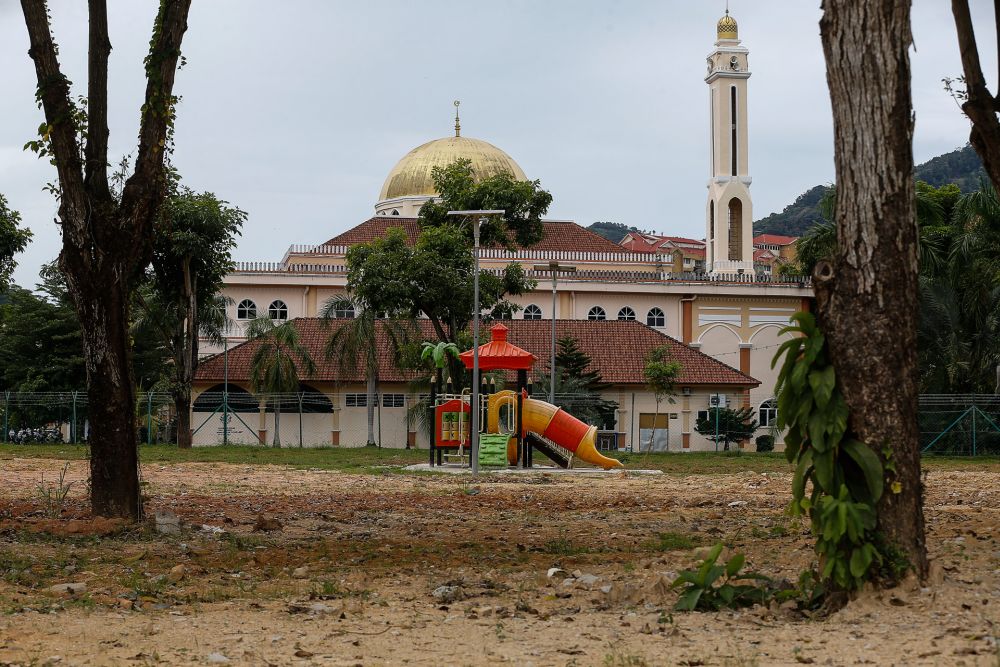 A general view of Lot 7738, located adjacent to the Bandar Baru Air Itam Mosque in Ayer Itam January 5, 2021. u00e2u20acu201d Picture by Sayuti Zainudin