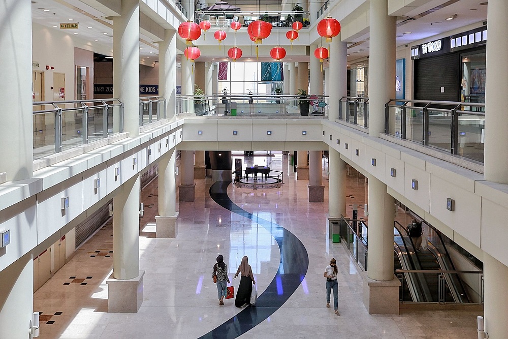 Few visitors are seen at The Curve shopping mall during the weekend before Chinese New Year celebrations, in Petaling Jaya February 6, 2021. u00e2u20acu201d Picture by Ahmad Zamzahuri