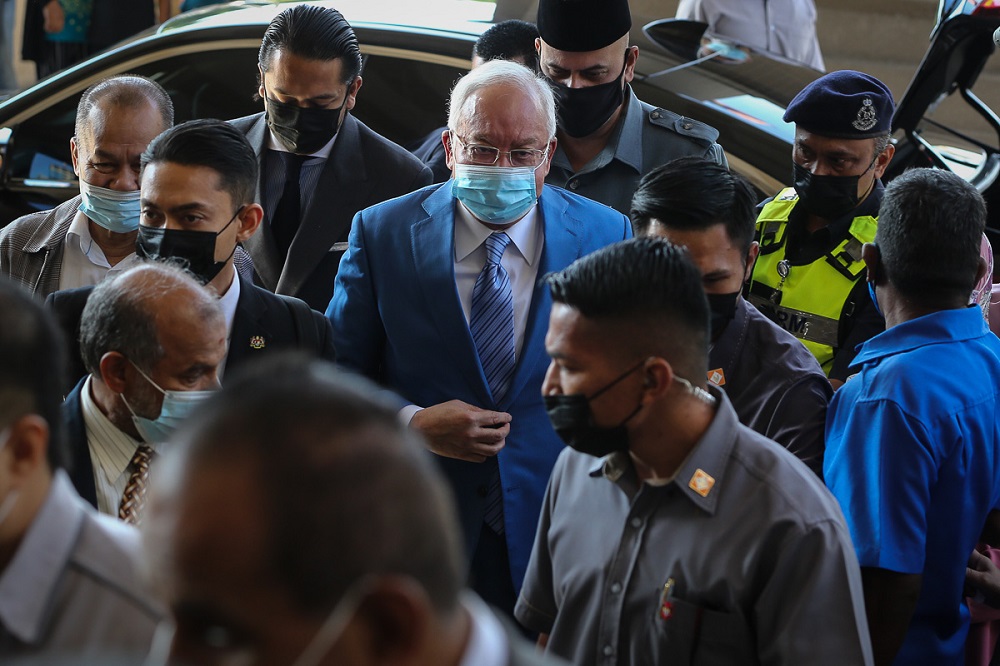 Datuk Seri Najib Razak arrives at the Kuala Lumpur High Court Complex February 18, 2021. u00e2u20acu201d Picture by Yusof Mat Isa
