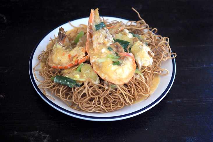 Their freshwater prawns noodles is served with crispy deep fried ramen noodles