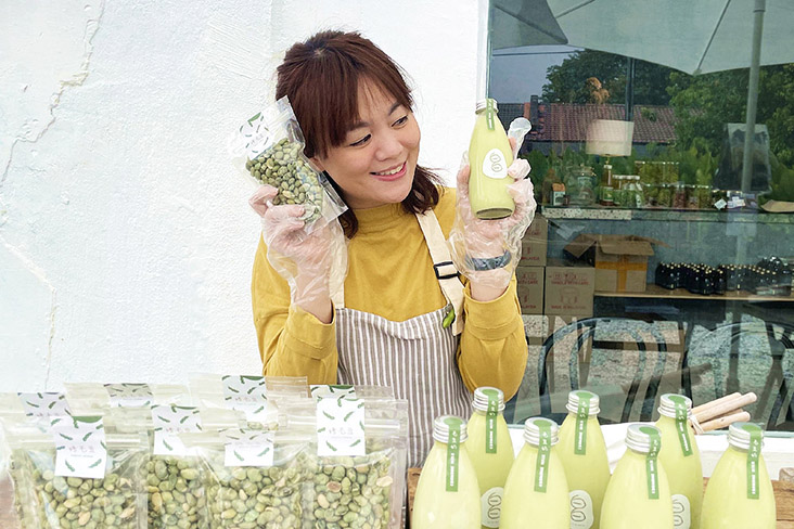 Snack-loving Estica Teh started 白白 PutihPutih to share her passion for edamame.