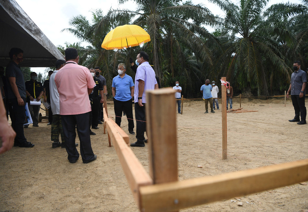 The Agong inspecting the construction sites of the new houses in Kampung Sungai Gangchong, Acheh and Kampung Tanjung Pulai, Pahang, February 12, 2021. u00e2u20acu201d Bernama pic 