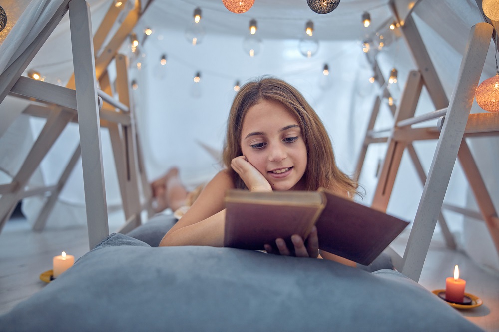 Three in ten girls say that they read every day, according to Childwise's latest annual survey. u00e2u20acu2022 IStock.com pic/ETX Studio