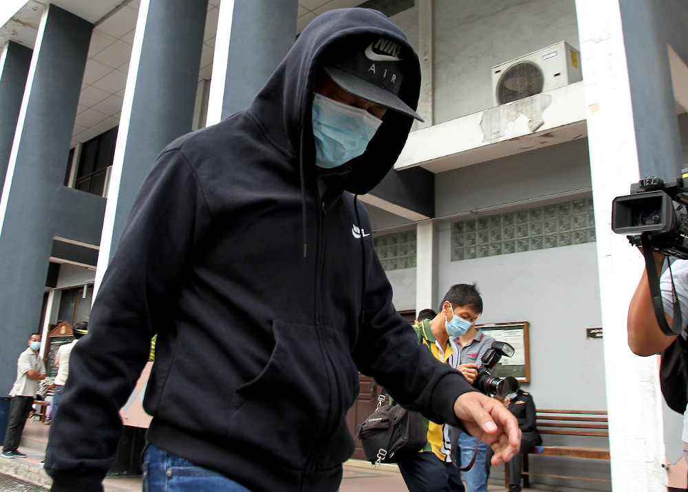 Herman Ibrahim, 46, a former Kumpulan Selendang Perak Cultural Officer at the State Secretaryu00e2u20acu2122s Office, at the Ipoh Sessions Court February 1, 2021. u00e2u20acu201d Bernama pic