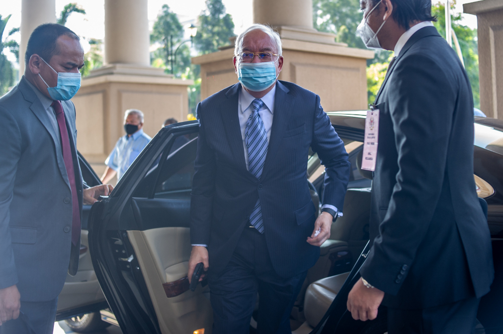 Datuk Seri Najib Razak arrives at the Kuala Lumpur High Court February 15, 2021. u00e2u20acu201d Picture by Shafwan Zaidon