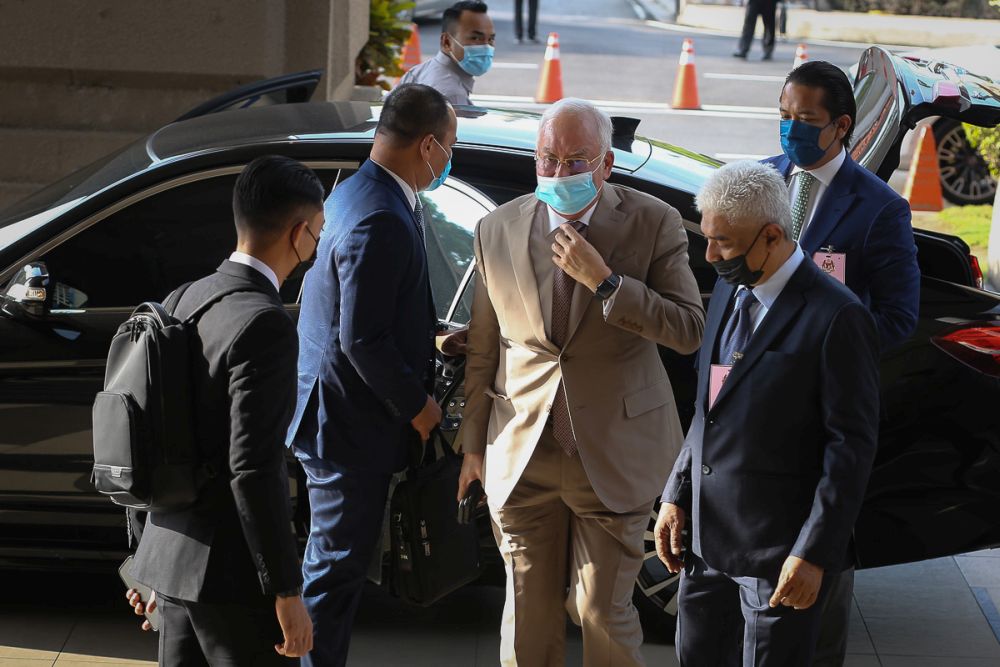 Datuk Seri Najib Razak arrives at the Kuala Lumpur High Court Complex February 9, 2021. u00e2u20acu201d Picture by Yusof Mat Isa