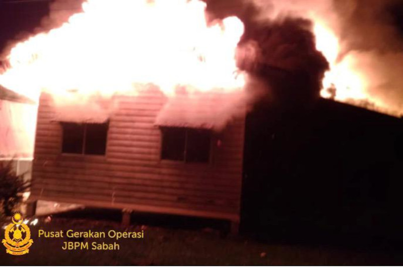 The Tuaran Hospital quarters being destroyed by fire early this morning. u00e2u20acu201d Borneo Post Online picn