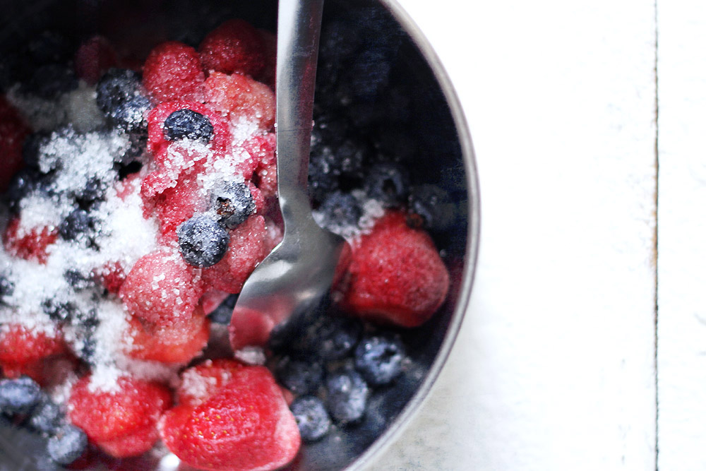 Easy peasy: Throw everything together in a small pot.