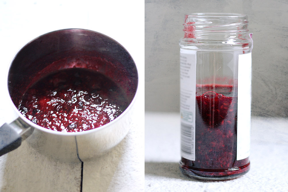 Transfer the cooled down compote into a sterilised bottle.