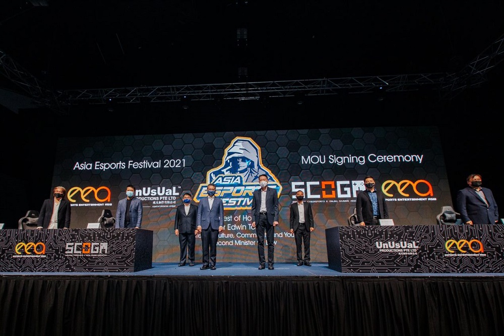 (Front, from left)Ong, UnUsUaL Productions Director of Sales and Operations, Alan Meng together with (back, from left) Back EEA Advisory Board Chairman, Nicholas Khoo and Greenwillow Capital Managementu00e2u20acu2122s Managing Director BG Loh Wai Keong. u00e2u20acu201d Picture c