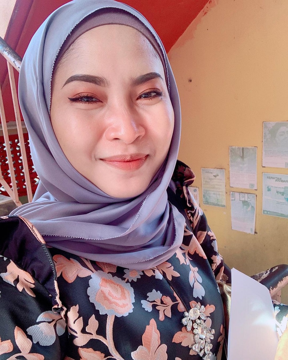 The mum of two said she can be strict but is in fact, a funny and cheerful teacher.  —  Picture via Instagram/dian.jaunah