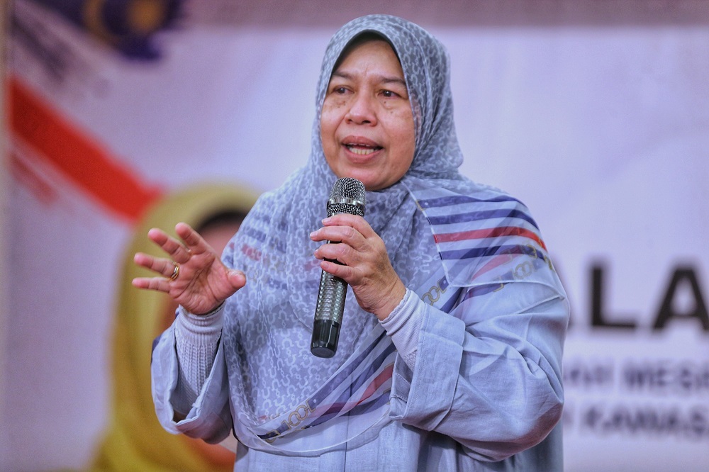 Housing and Local Government Minister Zuraida Kamaruddin speaks during a press conference in Ampang March 27, 2021. u00e2u20acu201d Picture by Ahmad Zamzahuri