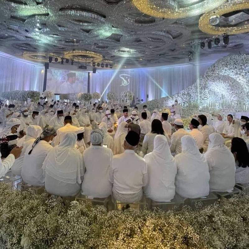 Photos of Neelofa's wedding has raised questions about whether Covid-19 SOPs were followed. u00e2u20acu201d Picture via social media