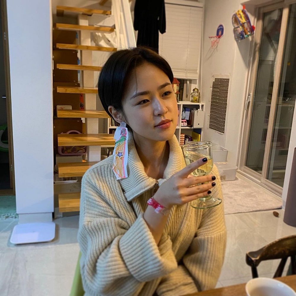 Shim rose to popularity following her breakout role as Min Hyun-seo in ‘The World of the Married.’ — Picture via Instagram/eunoorang