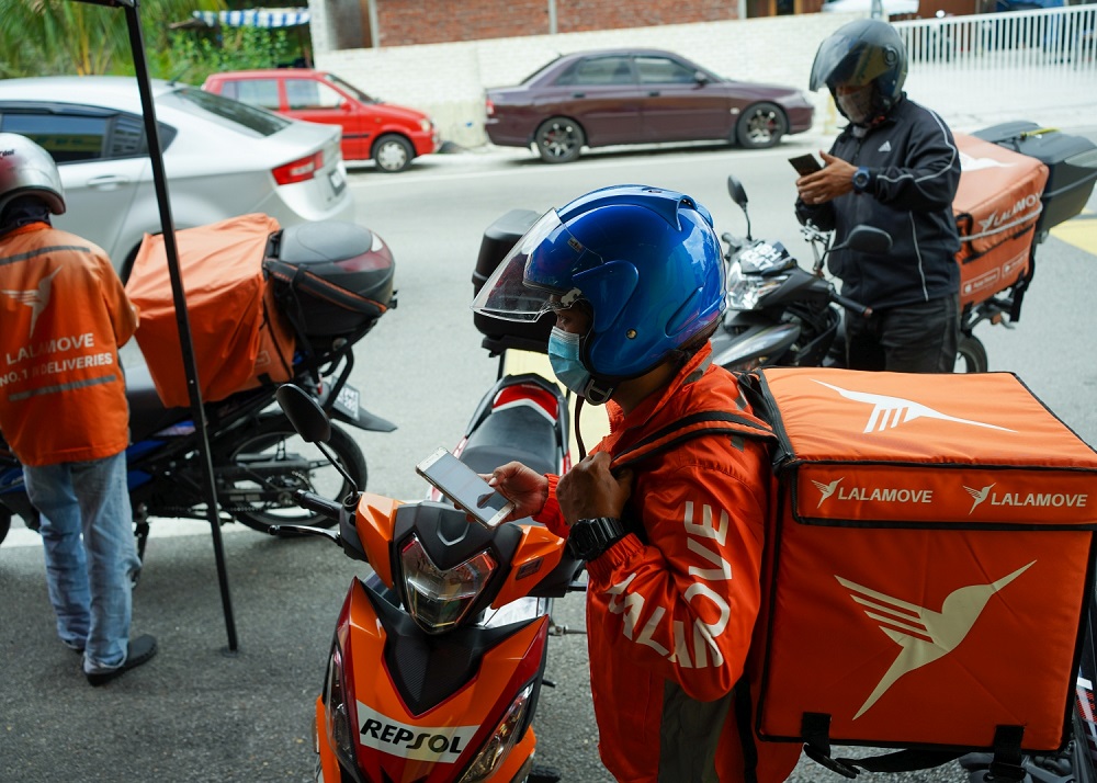 Lalamove aims to deliver affordable and faster deliveries to daily consumers and SMEs that are located in both northern and southern regions of peninsular Malaysia. — SoyaCincau pic