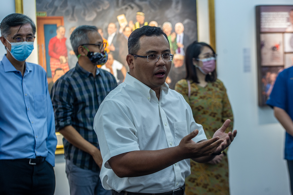 Selangor Mentri Besar, Datuk Seri Amirudin Shari visiting the art exhibition celebrating Kit Siangu00e2u20acu2122s life in Bukit Jalil March 30, 2021. u00e2u20acu201d Picture by Shafwan Zaidon