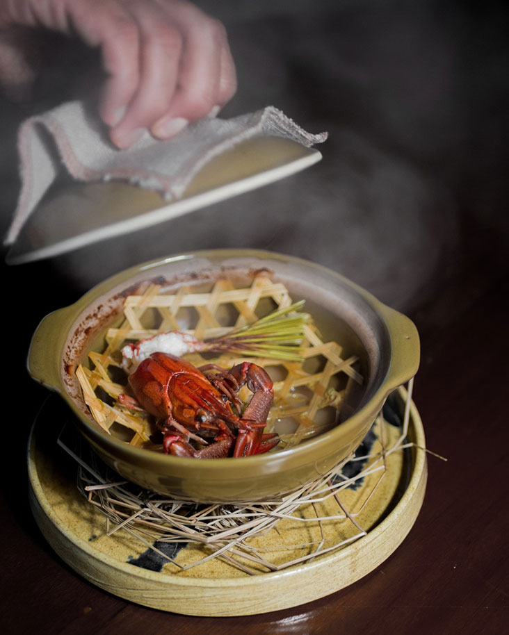 Enjoy fresh crayfish steamed in a broth made with clams, coconut milk and homemade 'tuak' – Picture courtesy of Dewakan's Facebook