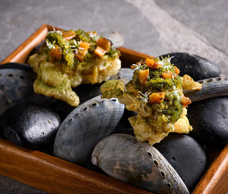 Wild caught abalone from Semporna is paired with 'latok', a sea grape and fish maw – Picture courtesy of Gēn 根's Facebook