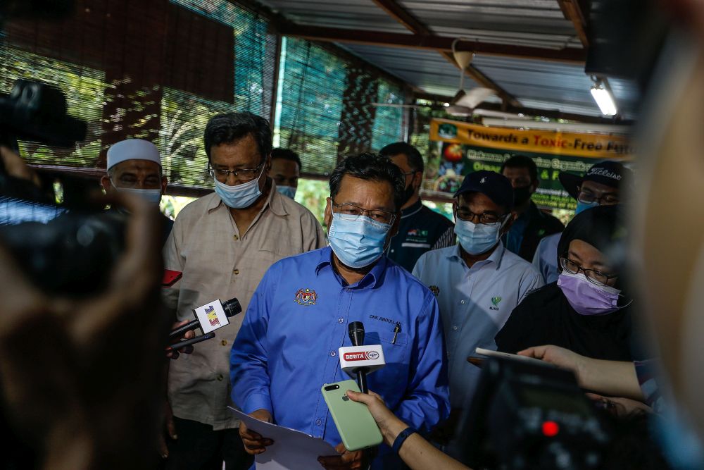 Deputy Minister of Agriculture and Food Industry II Datuk Che Abdullah Mat Nawi speaks to the press during a visit to the Consumer Association of Penangu00e2u20acu2122s office March 9, 2021. u00e2u20acu201d Picture by Sayuti Zainudinnn
