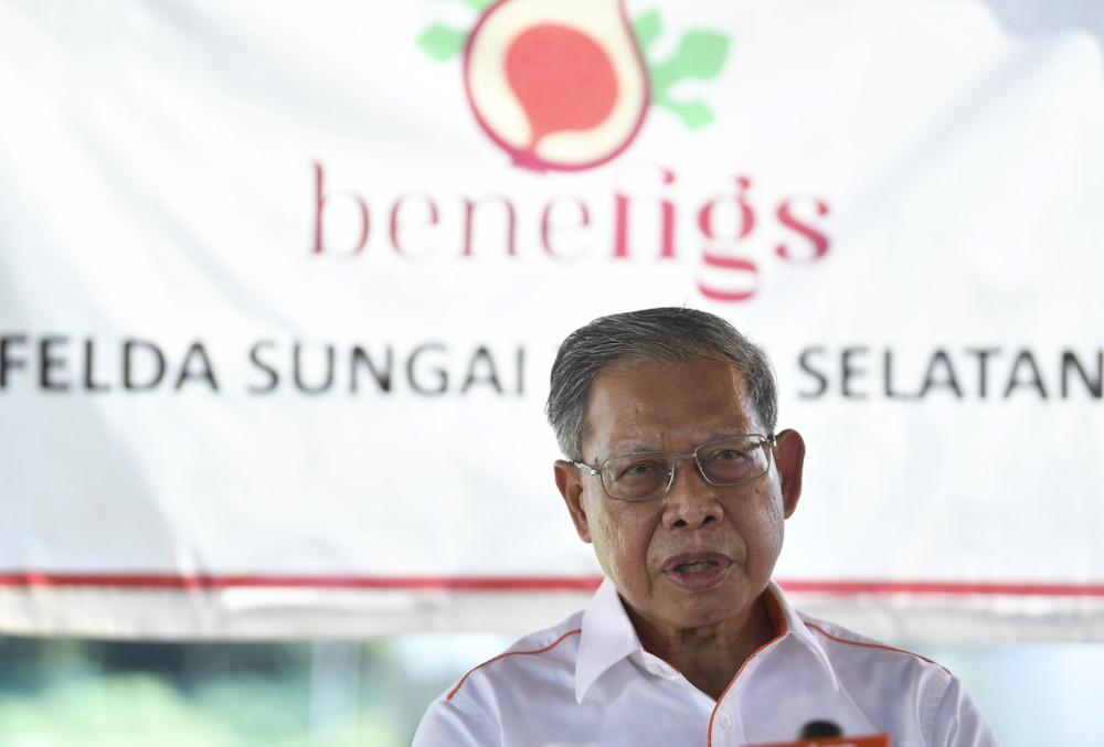 Datuk Seri Mustapa Mohamed speaks to members of the media during his visit to the National Food Warehouse site in Sungai Tengi Selatan, near Kuala Kubu Baru, March 9, 2021. u00e2u20acu201d Bernama pic 