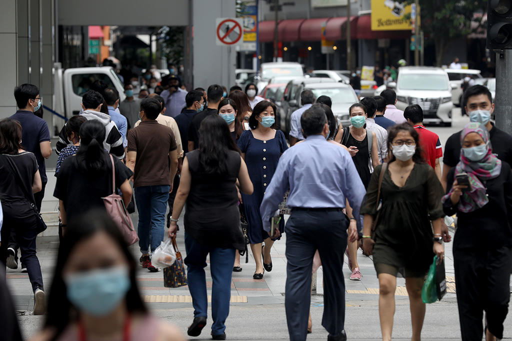 Released today, the Ministry of Manpoweru00e2u20acu2122s 2020 labour market report showed that there are 2.37 million employed residents in Singapore at the end of 2020, slightly higher than the 2.36 million at the end of 2019. u00e2u20acu2022 TODAY pic