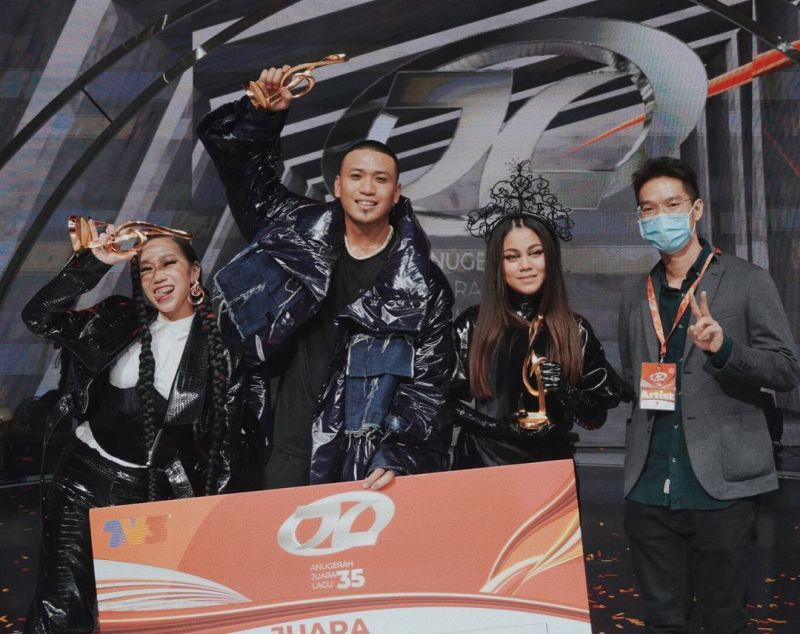 The song 'Gila' performed by Kaka Azraff, Noki and Loca B was crowned AJL35 champion. u00e2u20acu201d Picture via Instagramnn