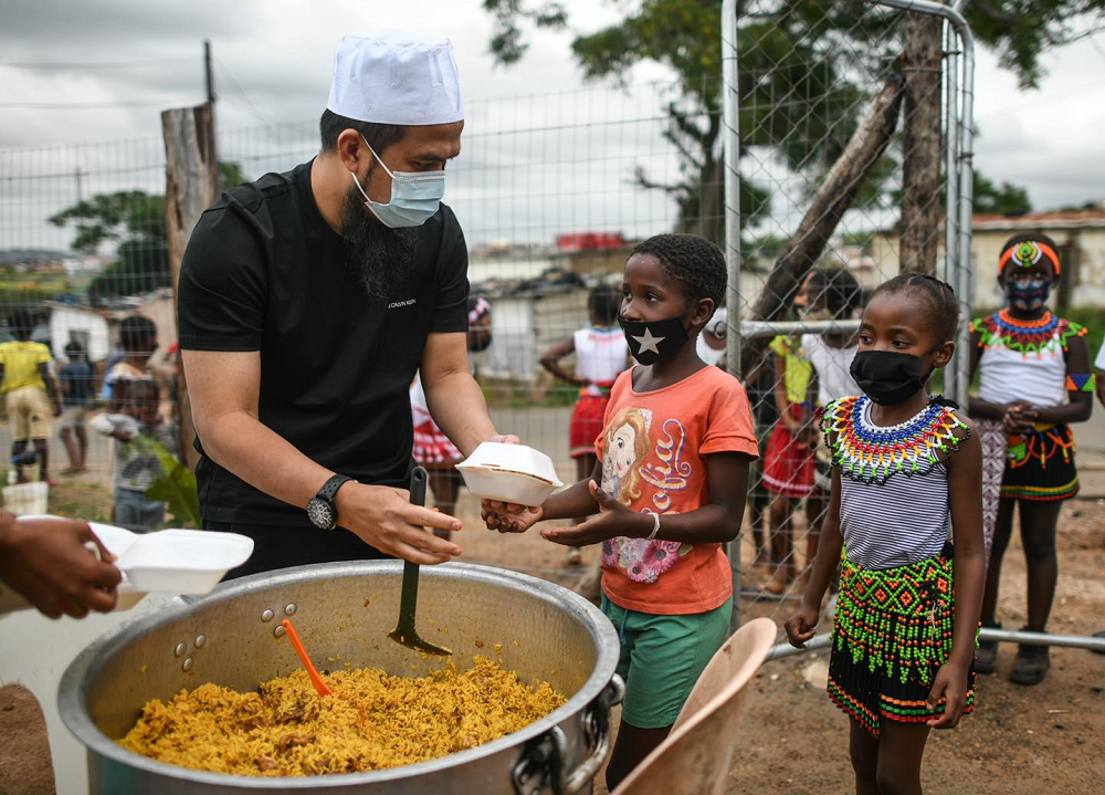 If things go as planned, Malaysian preacher Ustaz Ebit Lew will be opening a soup kitchen at South Africa. u00e2u20acu2022 Picture via Facebook/ Ebit Lew