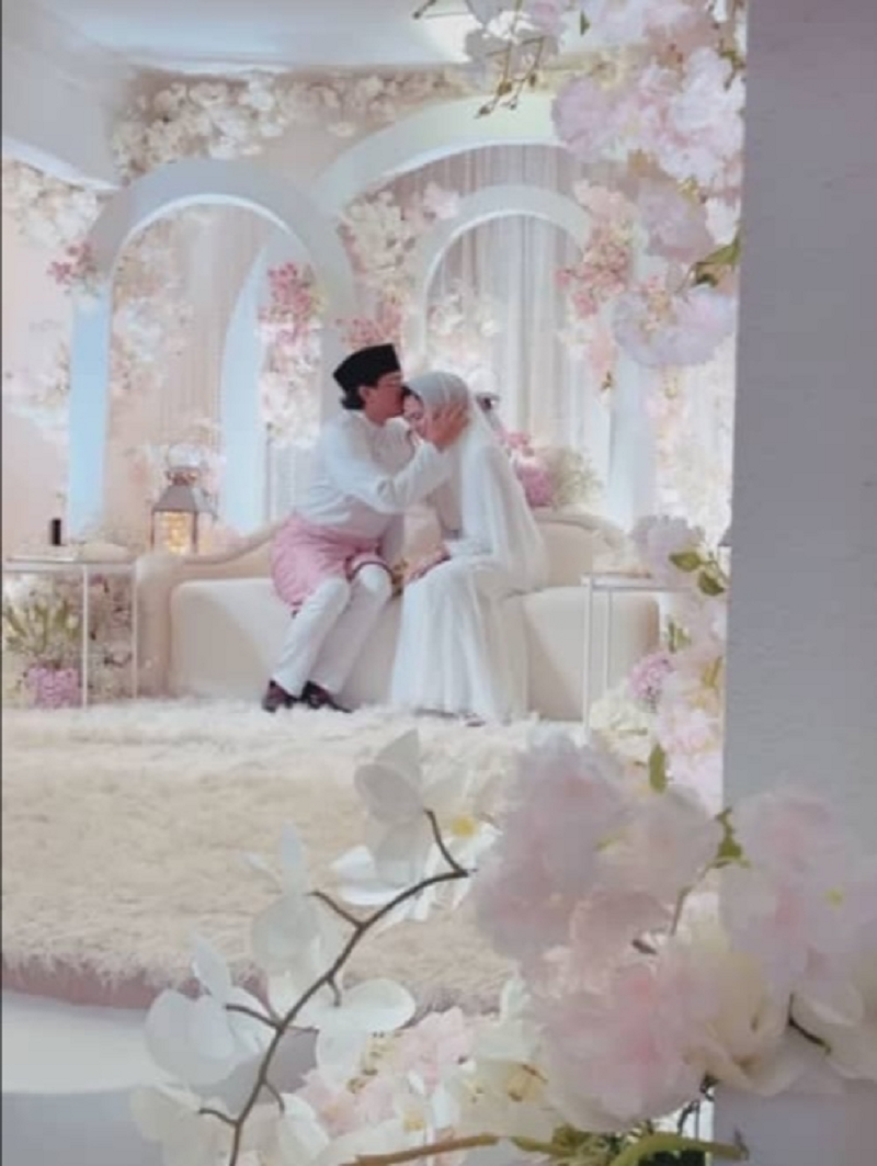 Engku Emran Engku Zainal Abidin and Noor Nabila Mohd Noor held their akad nikah at Masjid At Taqwa, Taman Tun Dr Ismail. u00e2u20acu2022 Screeshot via Instagram/Neelofa