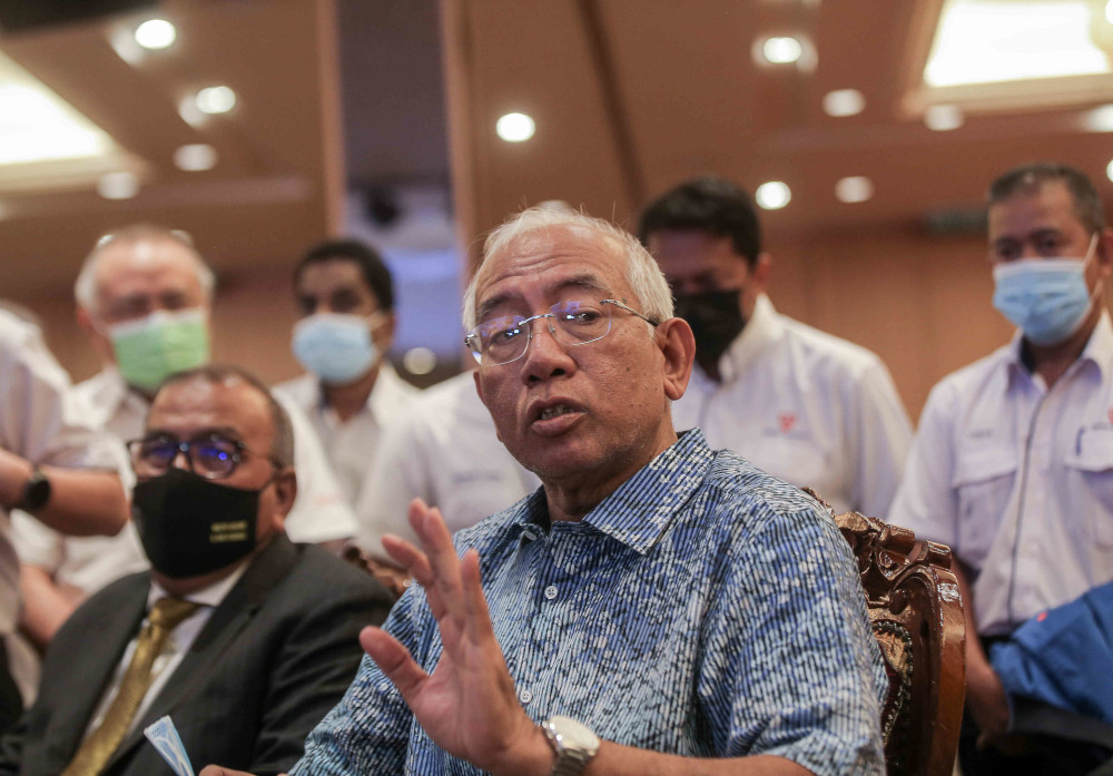 Umno vice-president Datuk Seri Mahdzir Khalid, who is also Tenaga Nasional Berhad chairman, speaking to the press at TNBu00e2u20acu2122s Ceria Ke Sekolah programme at Weil Hotel in Ipoh, March 24, 2021. u00e2u20acu201d Picture by Farhan Najibn