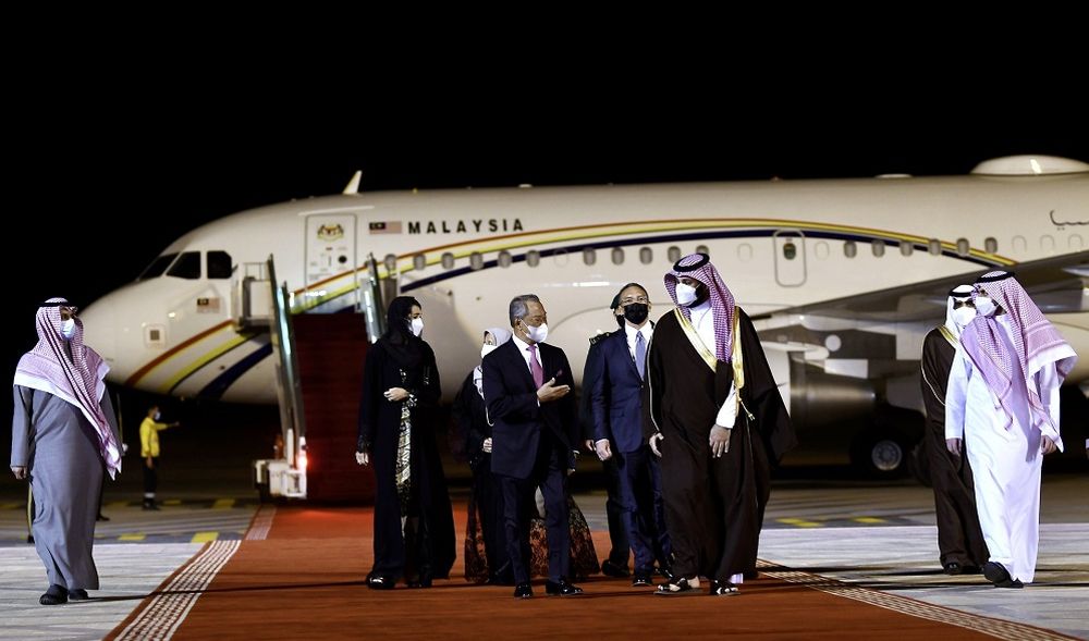 nSaudi Arabiau00e2u20acu2122s Prince Mohammed bin Salman bin Abdulaziz Al-Saud welcomes  Malaysian Prime Minister Tan Sri Muhyiddin Yassin at the King Khalid International Airport March 8, 2021. u00e2u20acu201d Picture via Twittern