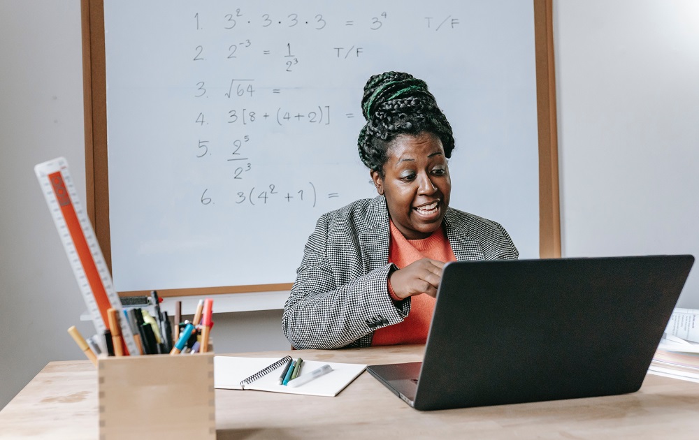 Many people often don’t see the extensive prep work done by teachers behind the scenes, to make the learning experience better for their students. ― Picture via Pexels.com