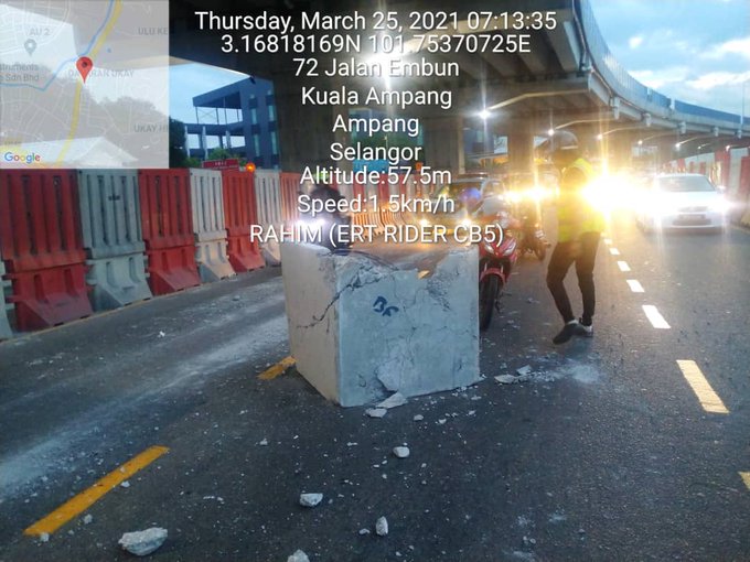 According to the SUKE concessionaire, a concrete block has fallen off a lorry (not from the SUKE project) on the middle lane of  #MRR2 after Hillview heading towards Ampang. u00e2u20acu2022 Picture via Twitter